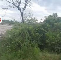 La fuerte crecida del río en Perico pone en peligro a todo un barrio