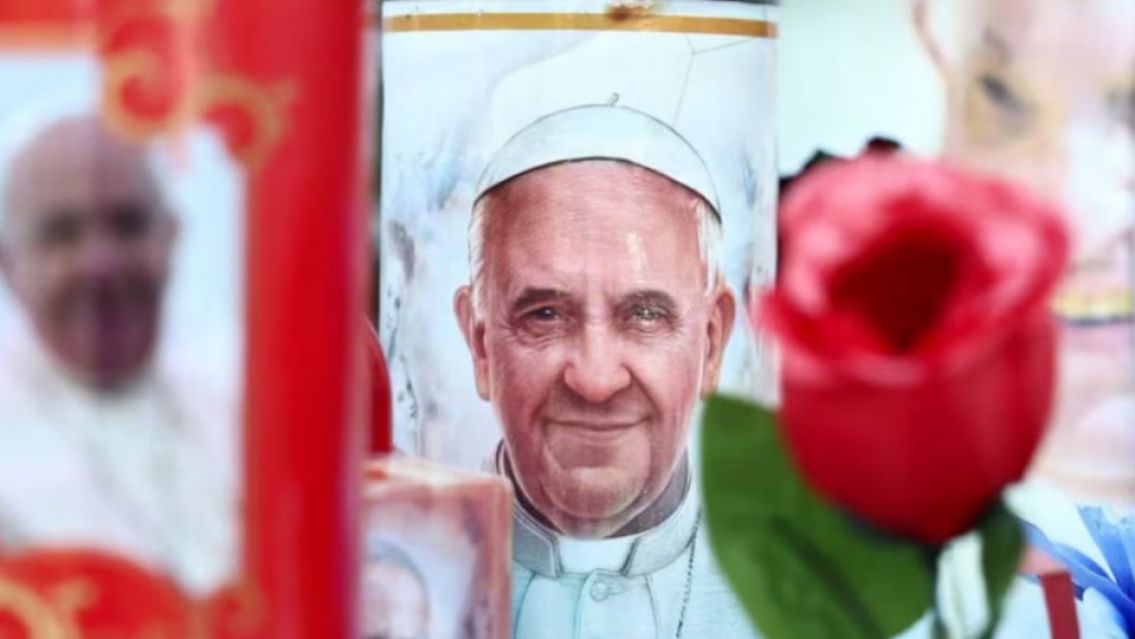 El Vaticano informó que el papa Francisco tuvo otra noche tranquila: Hay mejoras graduales