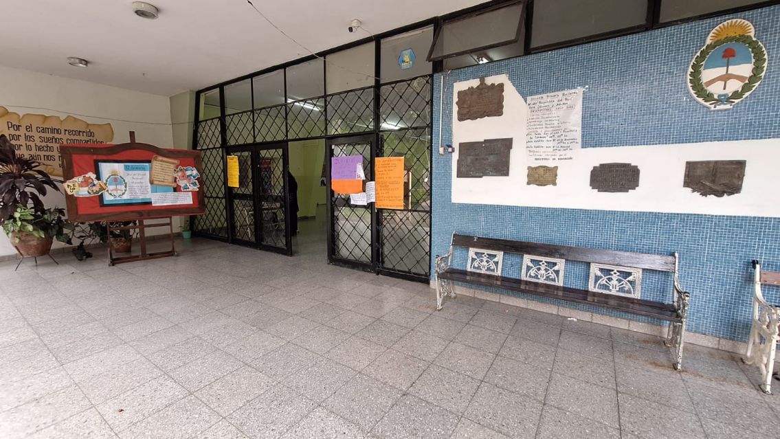 Tercer d�a sin clases por falta de agua en una escuela de Palpal�