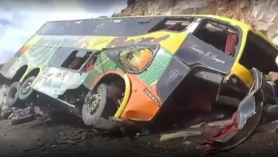Choque y vuelco en la ruta: hay 13 muertos y 20 heridos