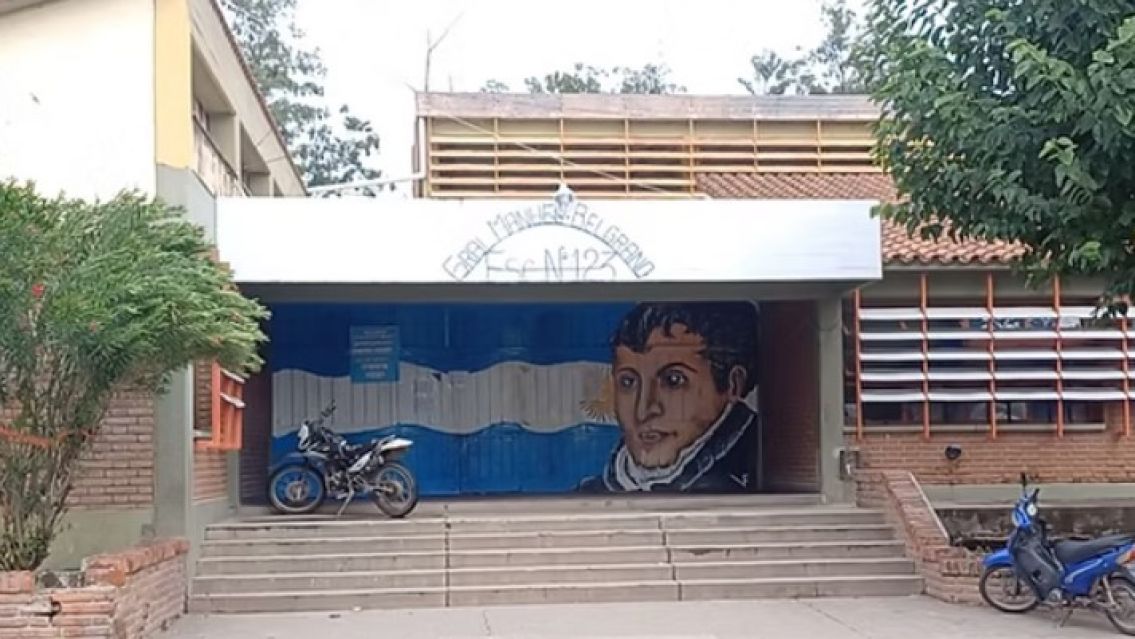 Jujeñito hizo sus necesidades en el aula porque no lo dejaron salir al baño