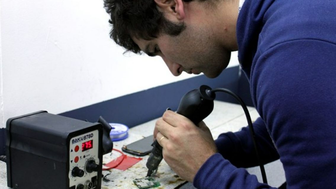 Lanzaron un espectacular curso de reparaci�n de celulares en Jujuy: Trabajo asegurado