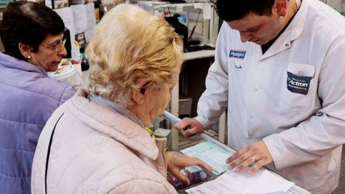 Jubilados tendr�n menos remedios gratis y deber�n presentar un formulario