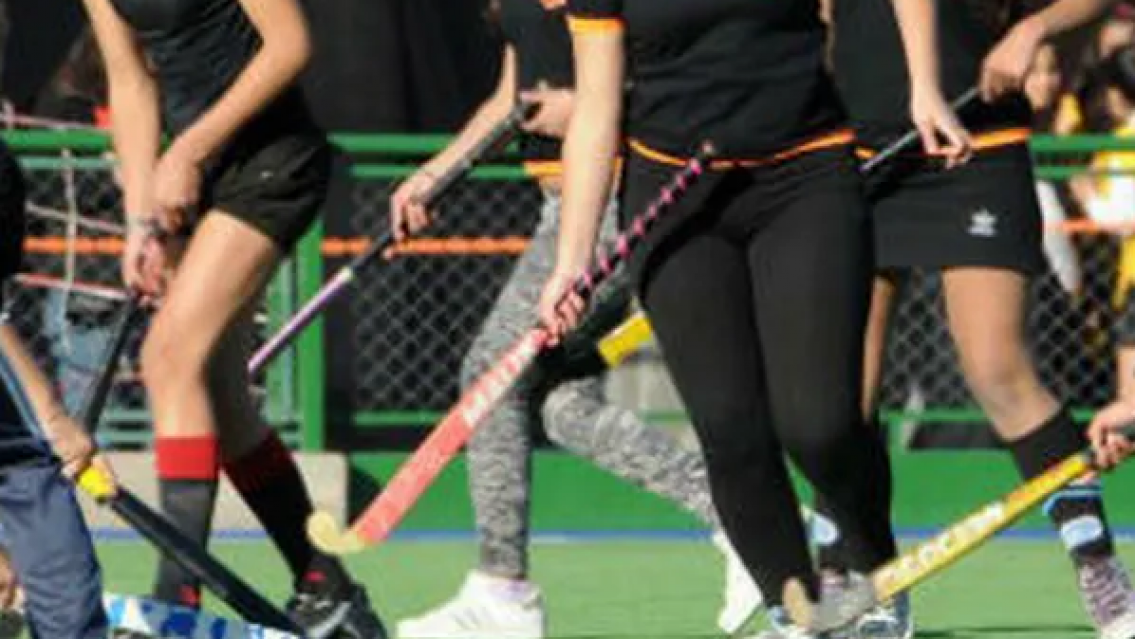 Aberrante ritual de iniciaci�n en un club de hockey, "la pusieron en 4 patas"