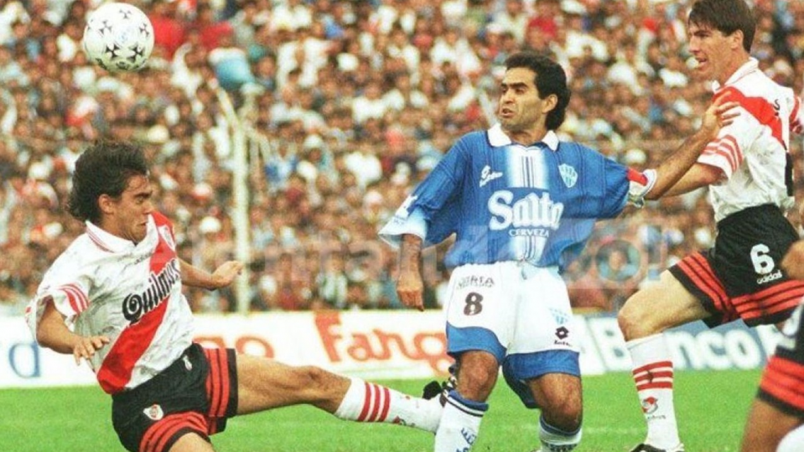 Gloria del fútbol se accidentó en Jujuy y fue atendido en el hospital de Libertador