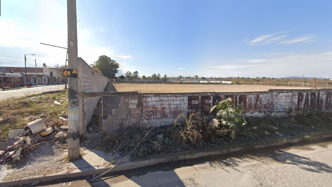 Adolescente cay� en la trampa de un degenerado y vivi� una pesadilla en una canchita