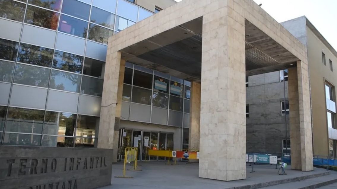 Nene andaba en una moto, derrapó y ahora está grave