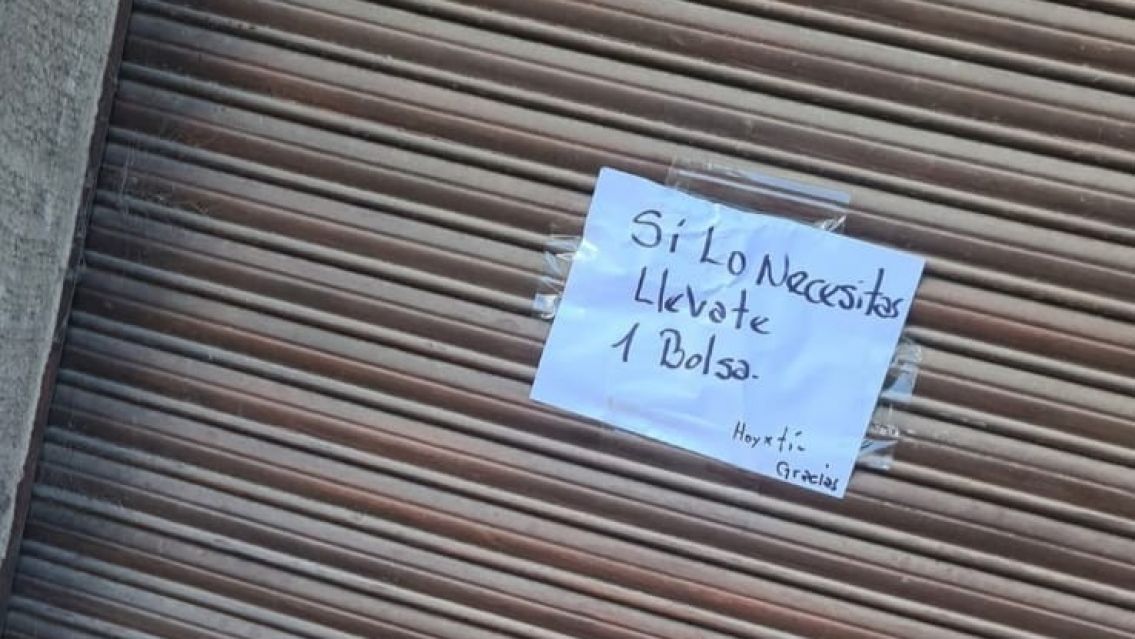"Hoy por ti": el gesto solidario de un vecino de Palpal� que conmovi� a todos