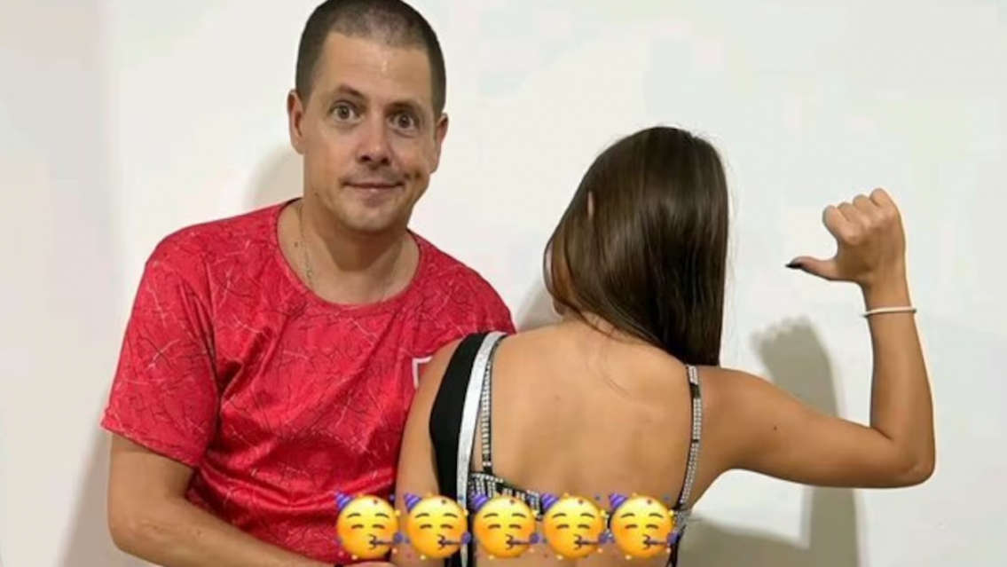 Desubicad�simo: famoso �rbitro de f�tbol y su hija en el "UPD"