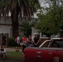 Una mujer y su hija de 4 años fueron atropelladas en la puerta de un colegio