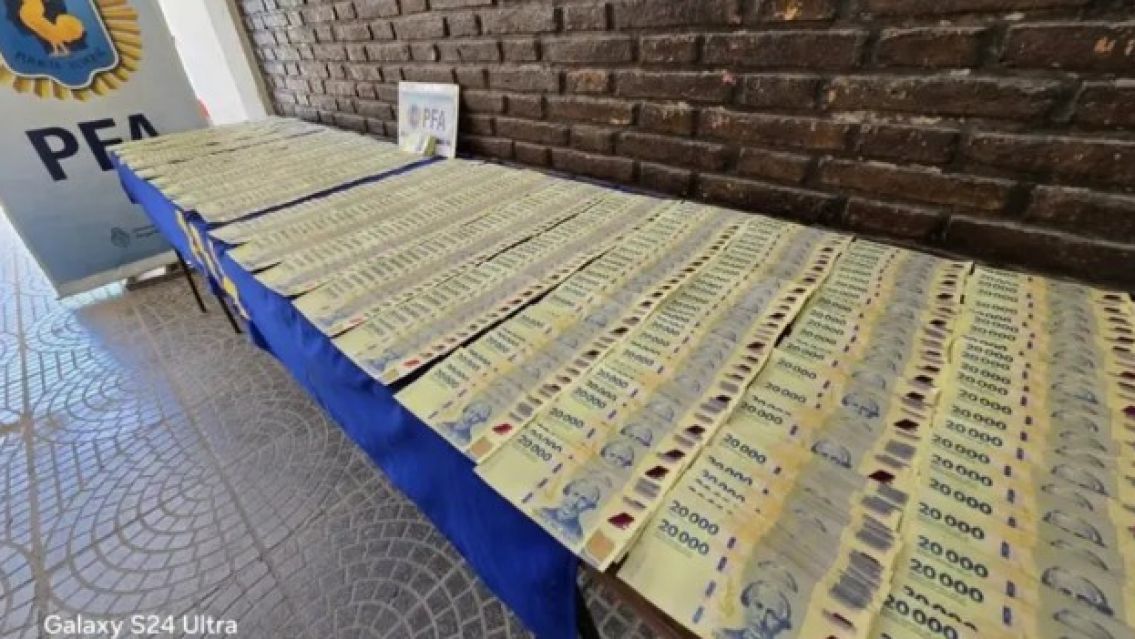 Atraparon a un juje�o con m�s de $20 millones falsos: Los detalles