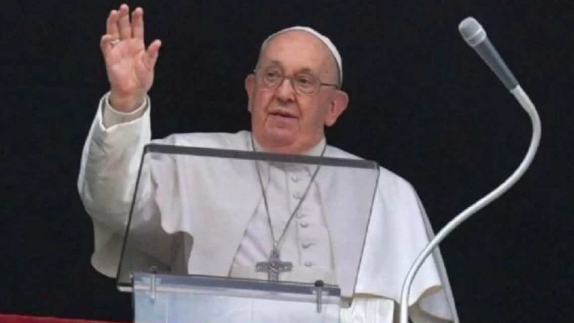 Volvió el Papa Francisco: le dieron el alta y salió a saludar a los fieles