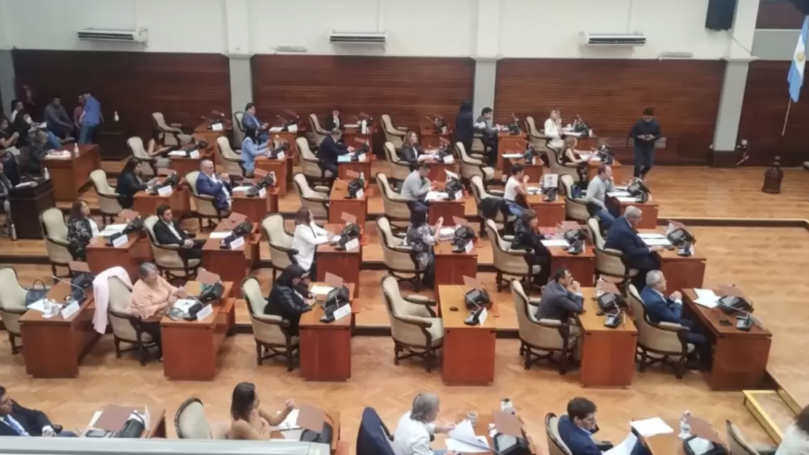 La Legislatura de Jujuy aprob� la ley de Emergencia H�drica y juraron dos nuevos diputados