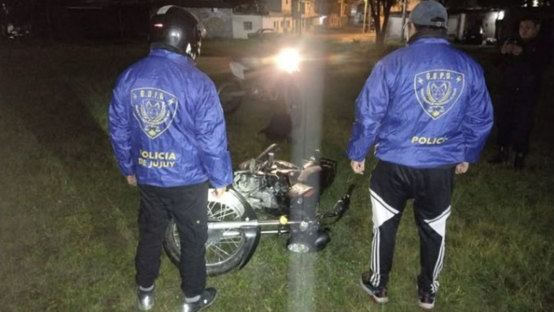 La policía de Jujuy recuperó una moto robada: Buscan a los dueños