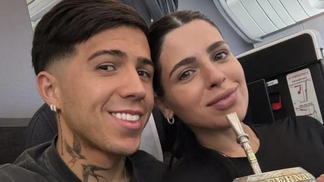 Actualizaron foto y en la cama, Valentina Cervantes y Enzo Fernández