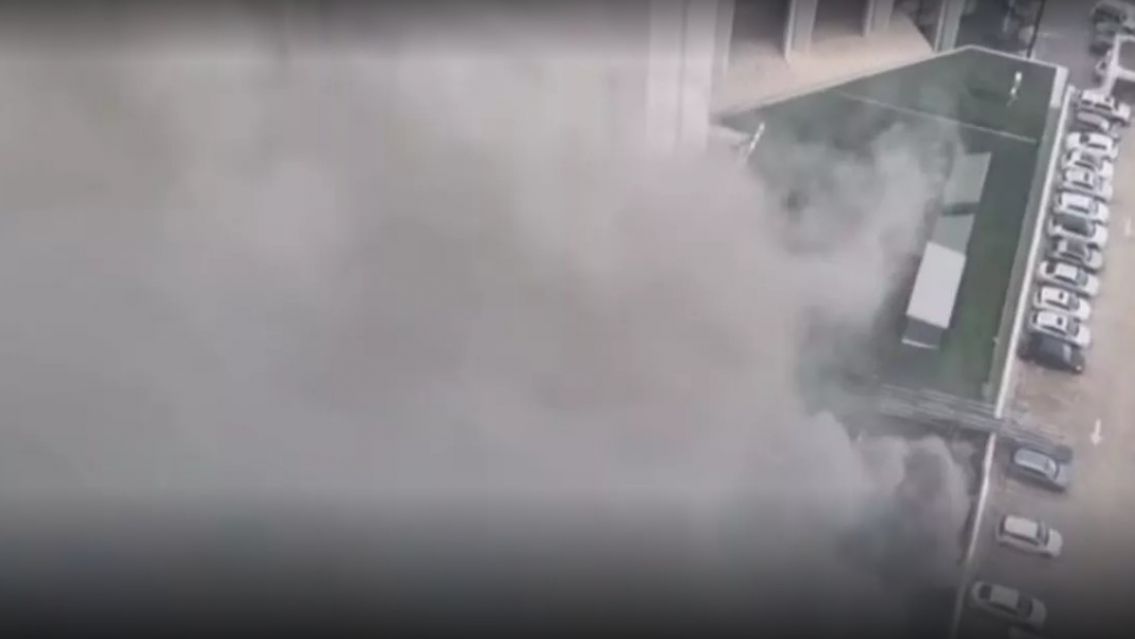 [URGENTE] Terrible incendio en un hotel car�simo: los bomberos trabajan en el lugar