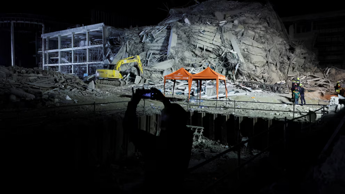 Desesperaci�n total, 700 heridos y varias personas desaparecidas por el terremoto