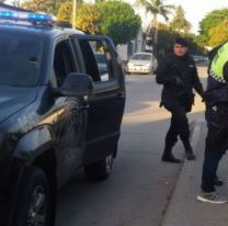 Intentaron evadir un control policial y los atraparon justo: llevaban un arma