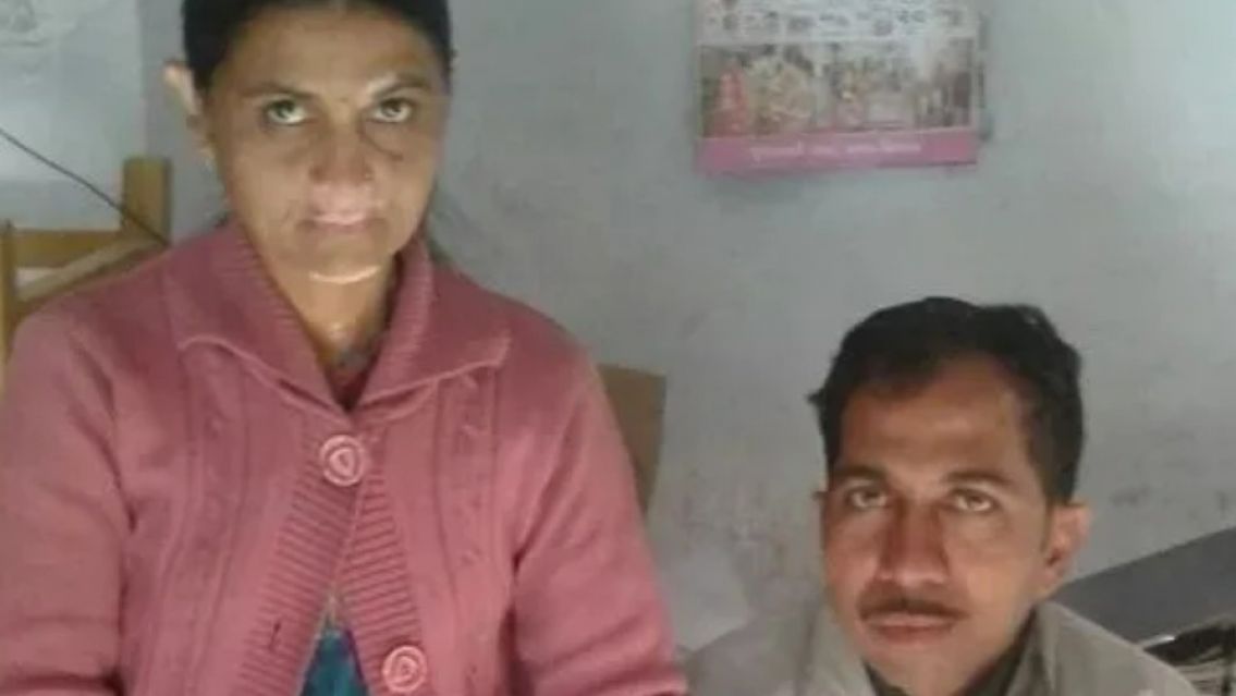 Furor por carpintero que tiene 28 dedos: es una celebridad y contó su historia