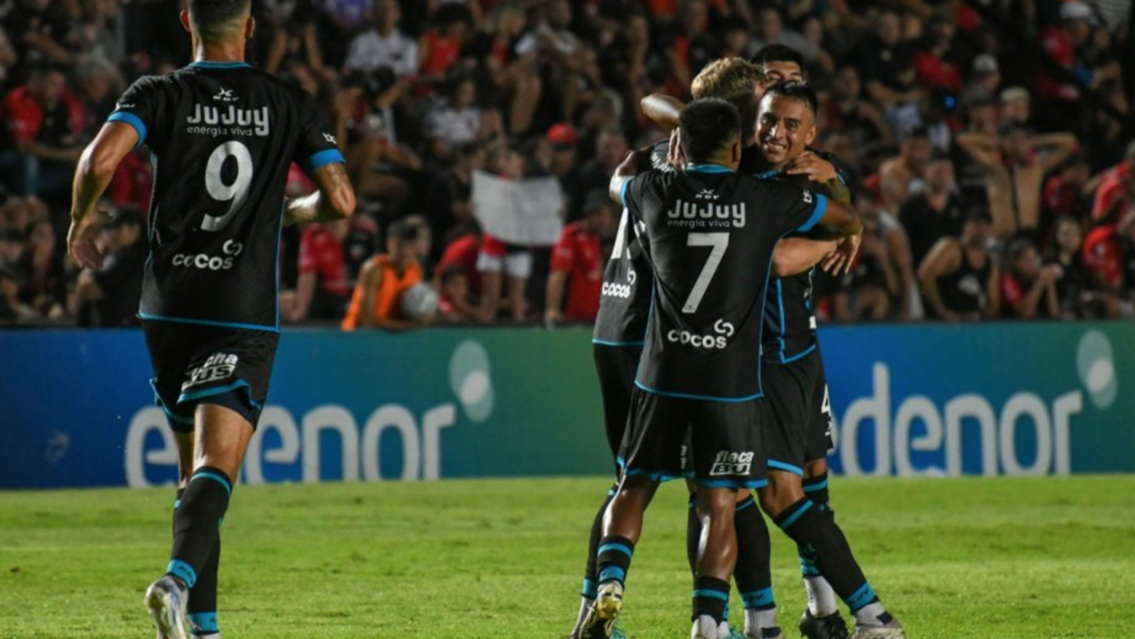 Triunfazo para seguir en la punta: Gimnasia le ganó a Colón de visitante