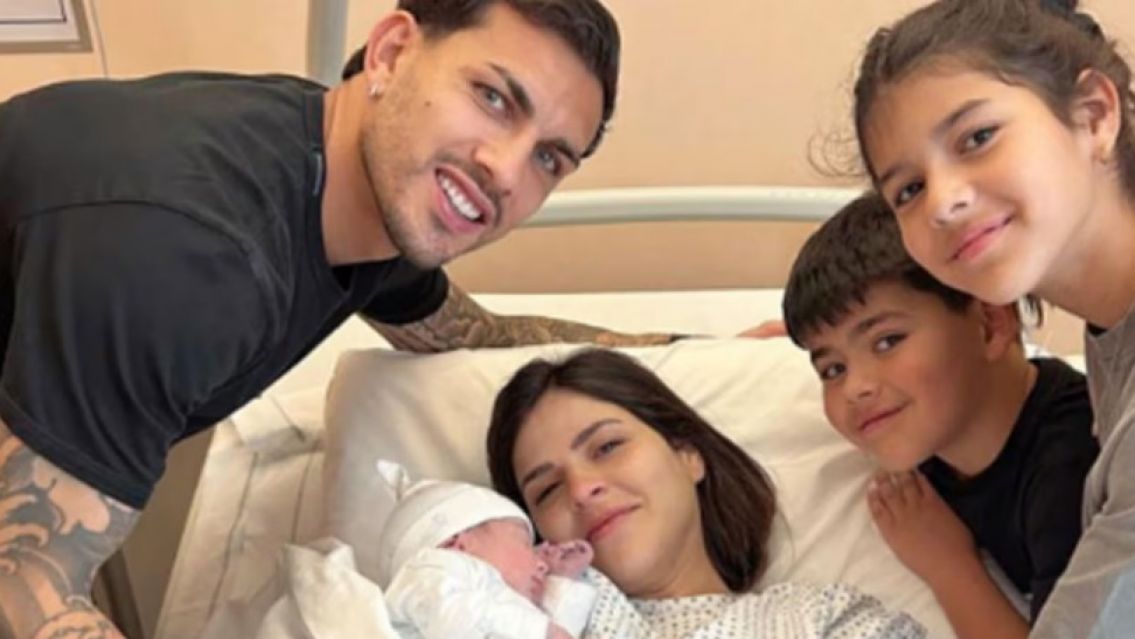 Nació el hijo de Leandro Paredes y su nombre enloqueció a los fanáticos: "Bienvenido"