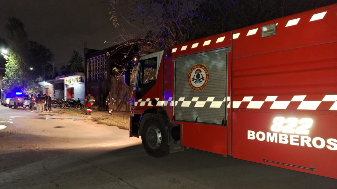 URGENTE: incendio en Palpal�, acudieron bomberos, el Same y la Polic�a