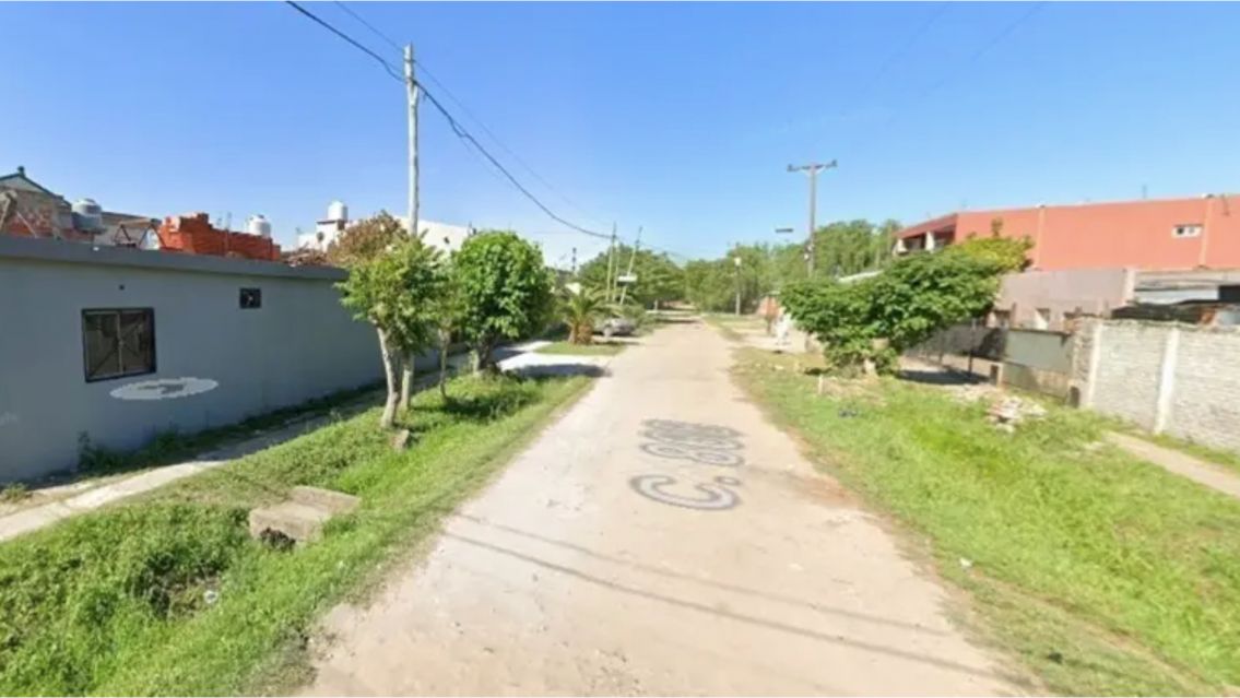 Vio a su padrastro borracho haci�ndole algo terrible a su mam� y se desquit�