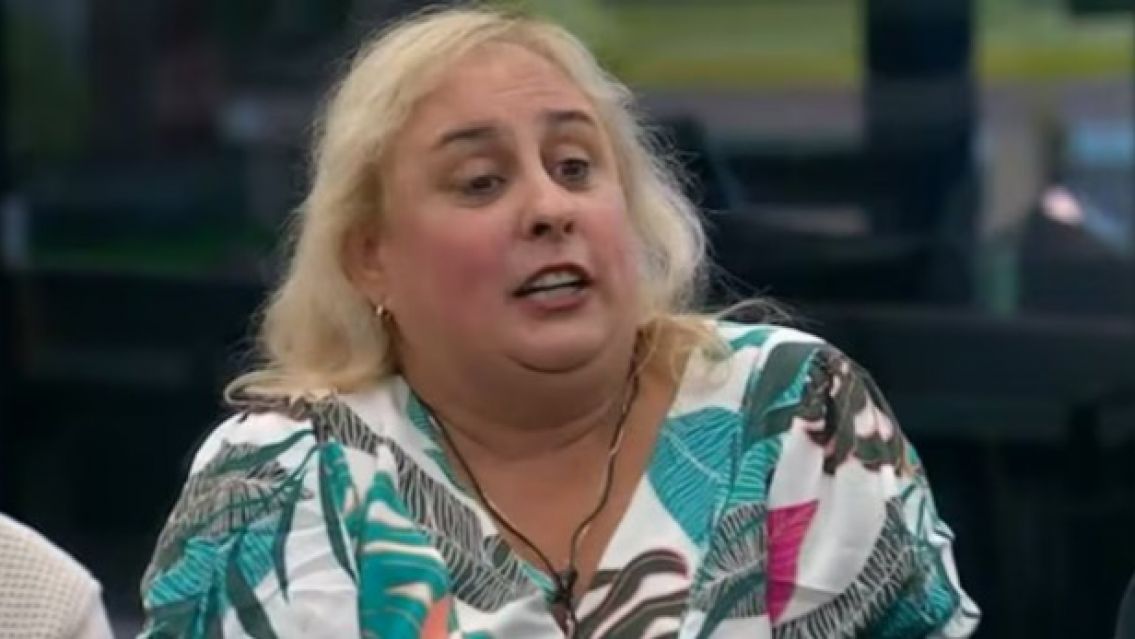 La violentísima agresión de Selva contra Luz: "Calienta braguetas"