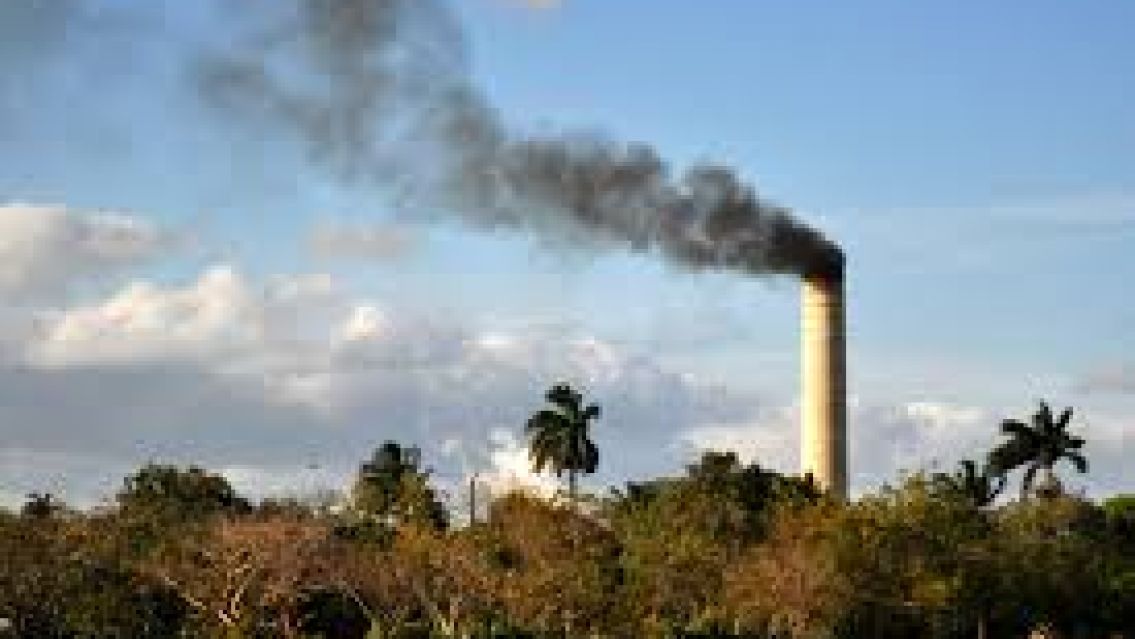 Azucareros aprovecharon el apagón para inundar la provincia con un olor nauseabundo