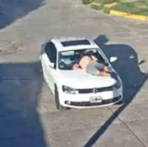 Golpe&oacute; a su pareja y se colg&oacute; de un auto para evitar que se la llevaran: fue detenido