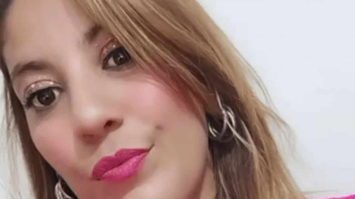 Manejaba ebrio, perdió el control de la moto y murió su novia: quedó detenido