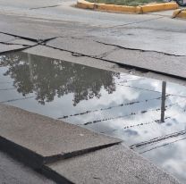 Vecinos de Palpal&aacute; exigen respuestas por una calle hundida y con p&eacute;rdida de agua