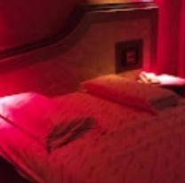 [INS&Oacute;LITO] Parejita salte&ntilde;a se pas&oacute; de amor en un conocido telo: gritos y cosas rotas