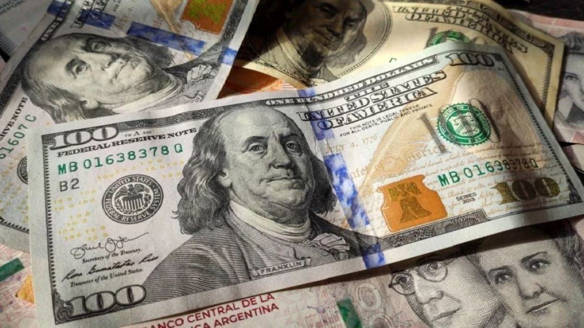 El d�lar sin cepo abri� a $1.250 en el Banco Naci�n y ya puede comprarse sin l�mites