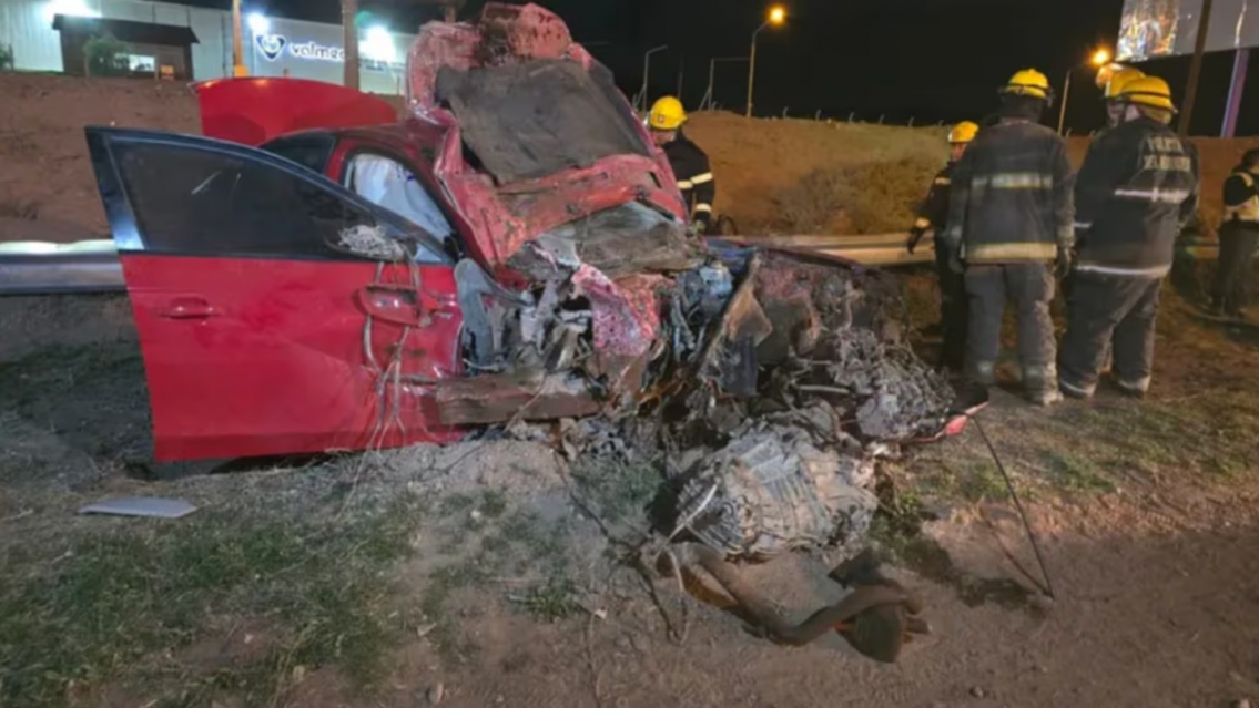 Changuito de 20 años chocó contra un poste de luz y falleció en el acto