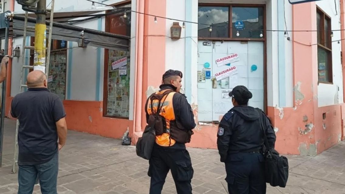 Cerraron uno de los bares m�s conocidos de Jujuy: Estaba flojo de papeles
