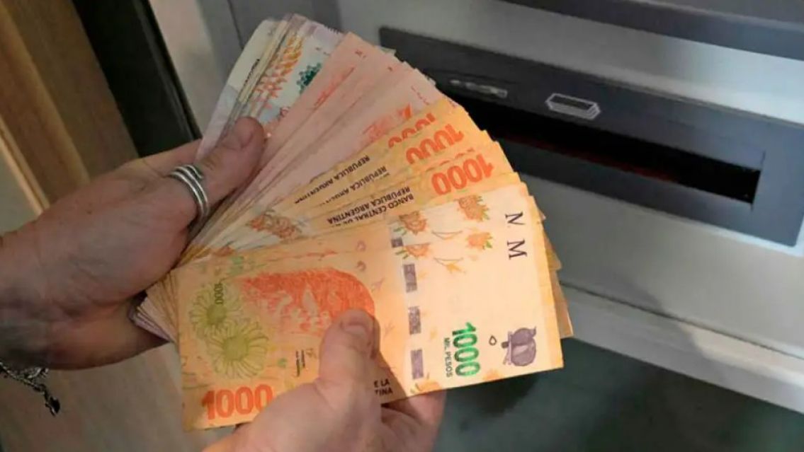 Sin bancos por 4 días: ¿Cuál es el nuevo tope para retirar efectivo en comercios adheridos?