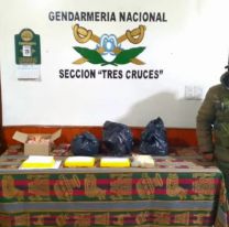 Pararon un colectivo en Tres Cruces y venía cargado de droga: Los detalles