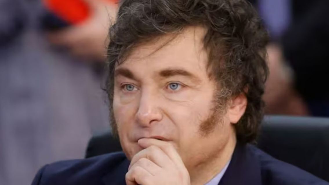 Milei ordenó que la UIF no sea más querellante en causas de corrupción y lavado de dinero