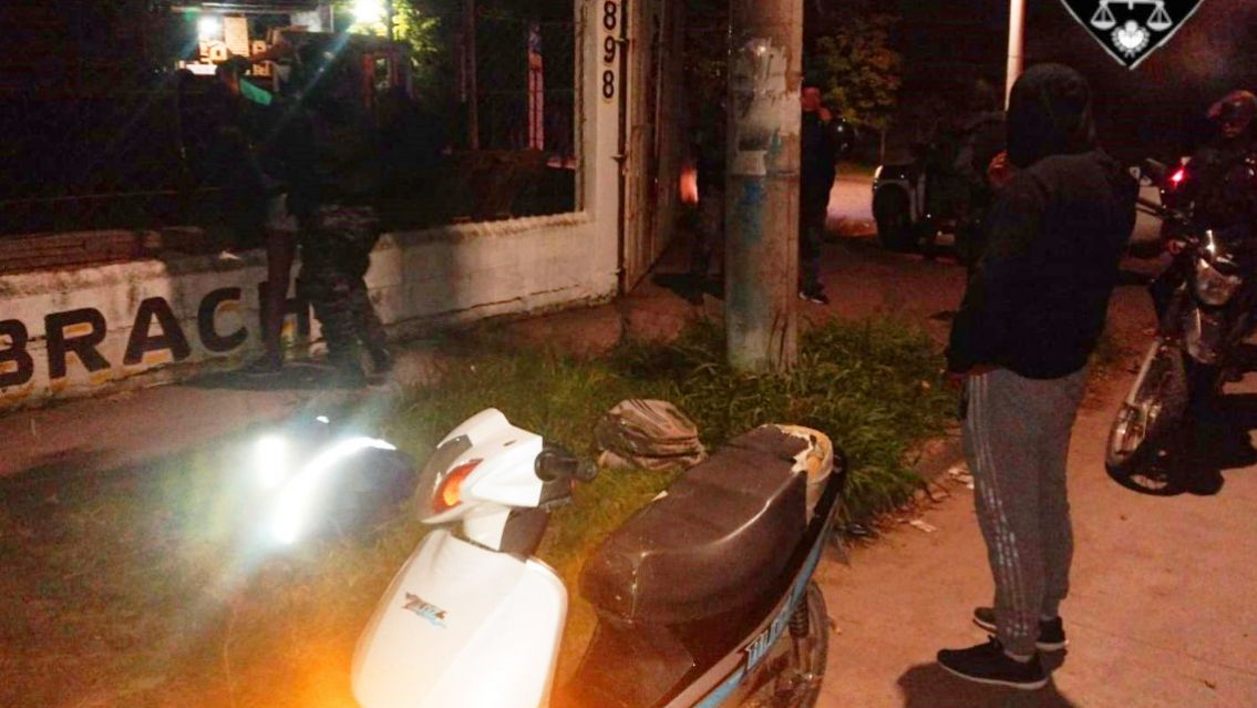 Atraparon a una pareja que se dedicaba a robar motos en Jujuy