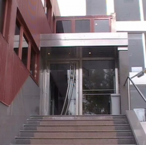 Profe enseñaba lectura y escritura a personas ciegas, abusó de dos alumnas