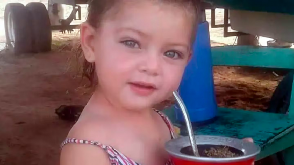 Habló el papá de la nena encontrada sin vida, culpó a la madre y al novio de ésta