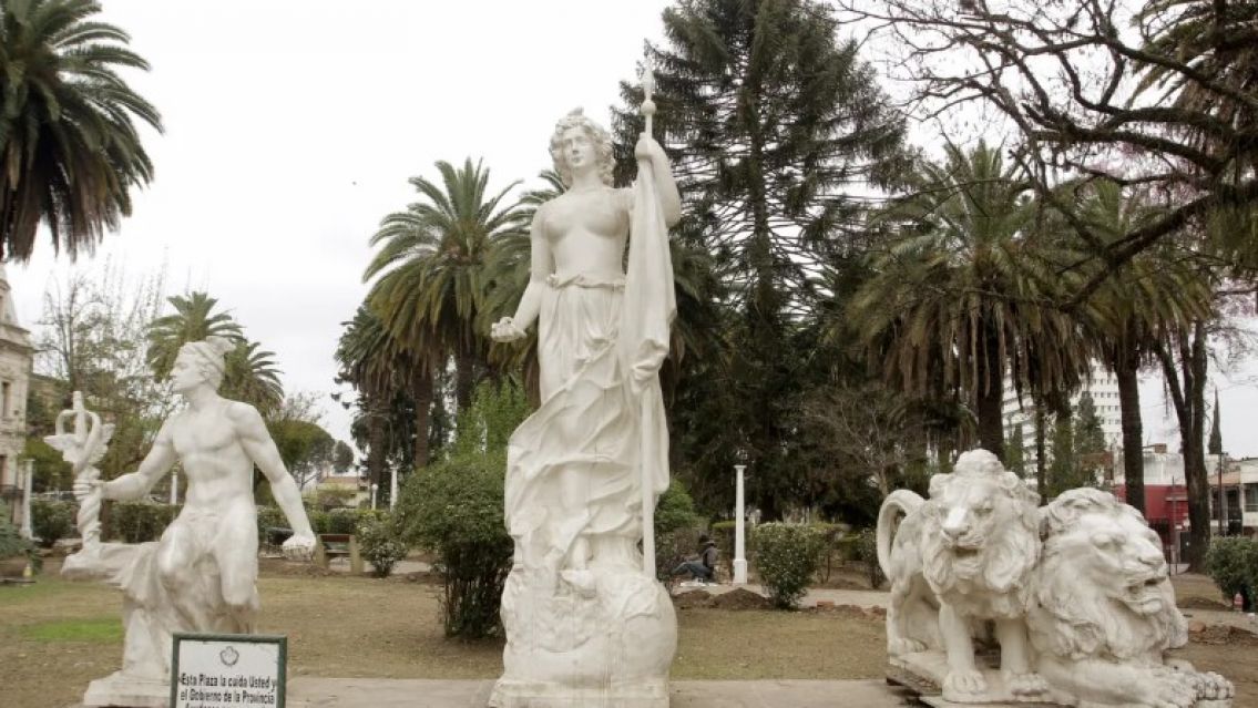 Trasladan las esculturas de Lola Mora al museo que llevará su nombre en Jujuy
