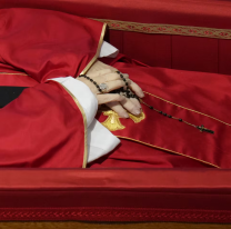 La carta que dejó el Papa Francisco y pusieron al lado de sus restos