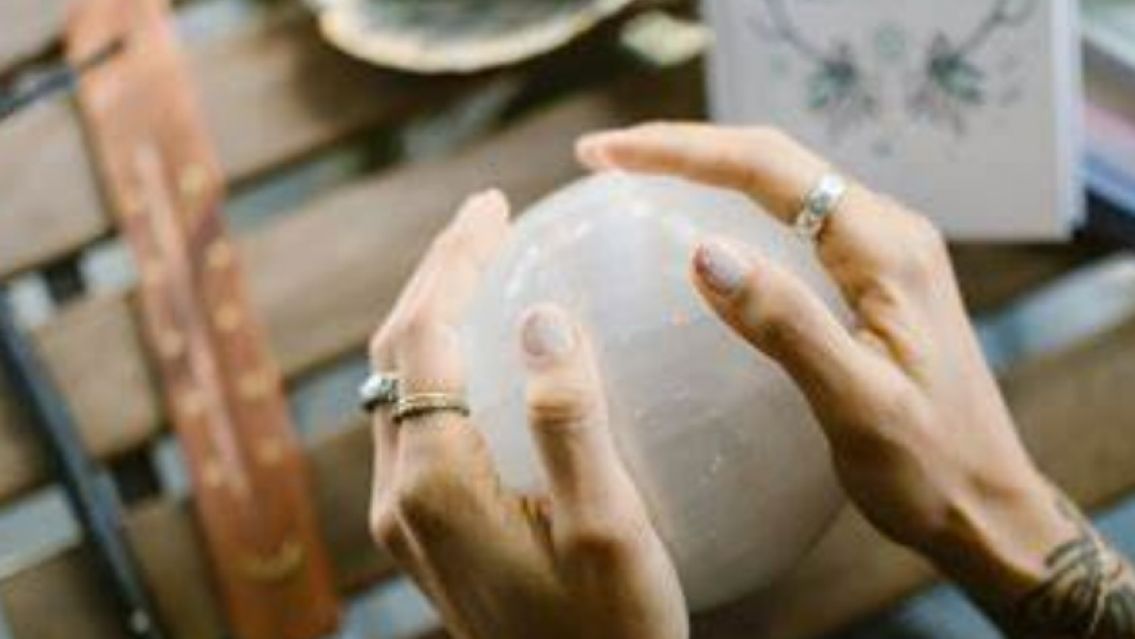 Ritual de la Luna nueva en Tauro: c�mo atraer dinero y abundancia a fines de abril 2025