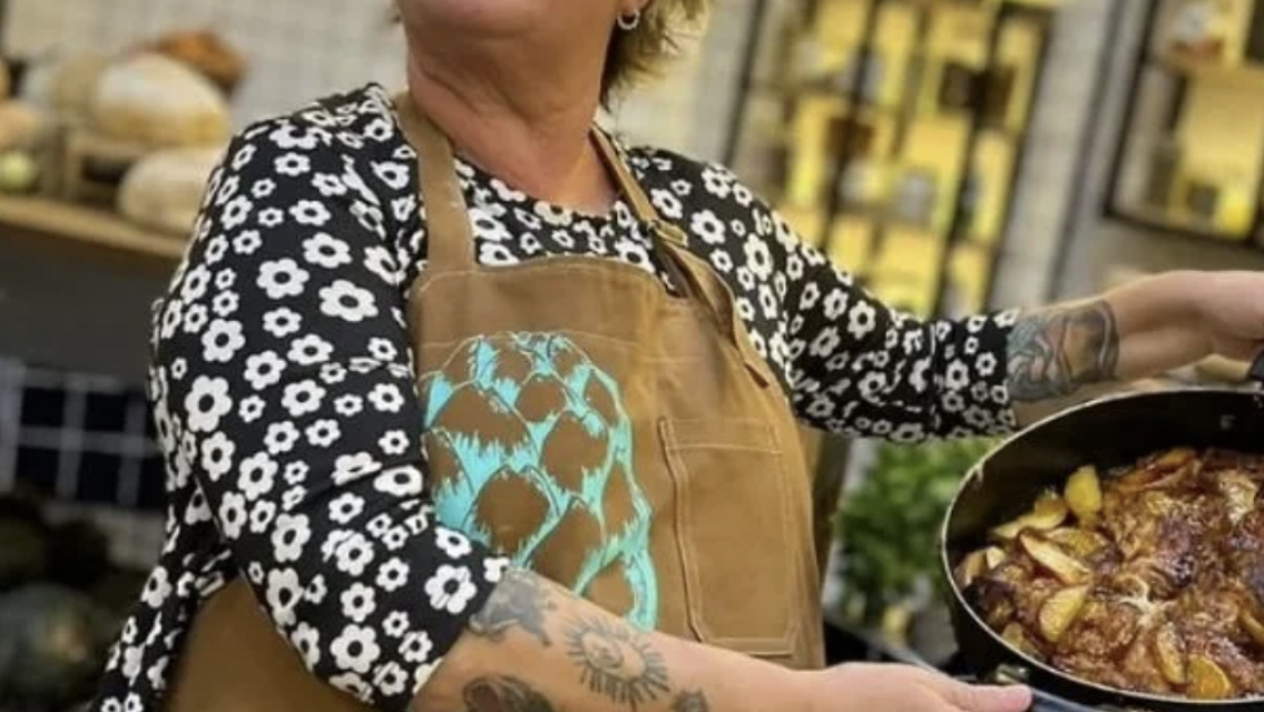 Qu� le pas� a la cocinera m�s querida: est� en terapia intensiva