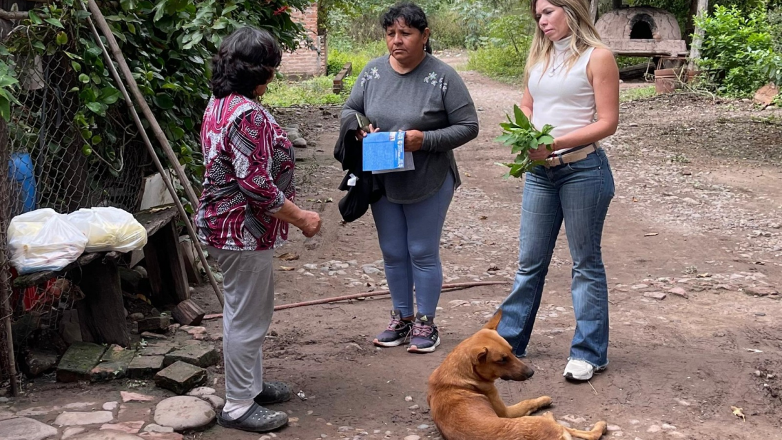 "Asegura el voto del Peronismo", Daniela V�lez visita el interior