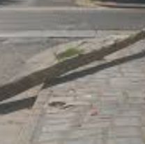 Abuelita jujeña saló a barrer la vereda y le cayó un poste en la cabeza