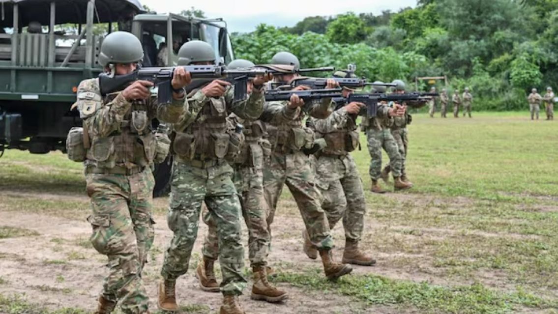 As� es el protocolo de las Fuerzas Armadas para detener civiles en la frontera con Bolivia