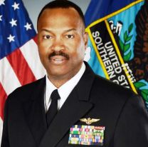 El jefe del Comando Sur de los EE.UU. llega a la Argentina y se reúne con Milei